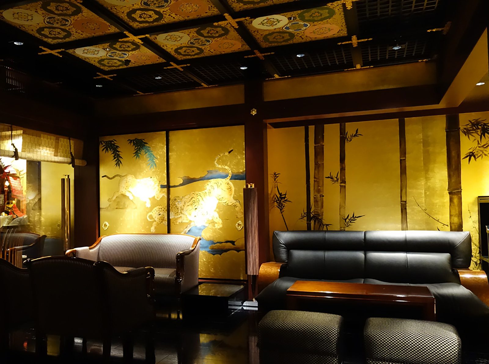 Main room — Kano School tiger painting and imperial ceiling